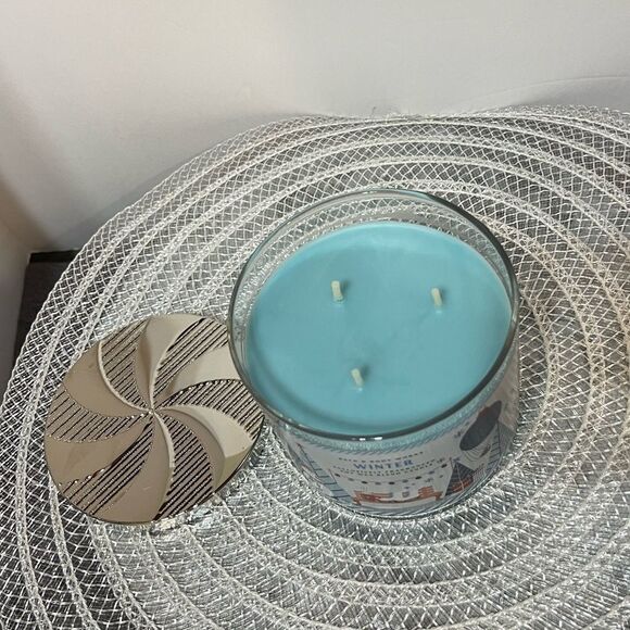 BBW Winter 3 Wick Scented Candle NWT - Picture 3 of 4